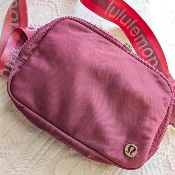 lululemon belt bag - Picture 3 of 5
